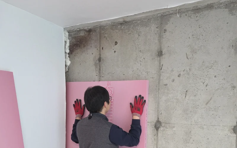 베란다 단열 시공 — 단열재 부착 현장